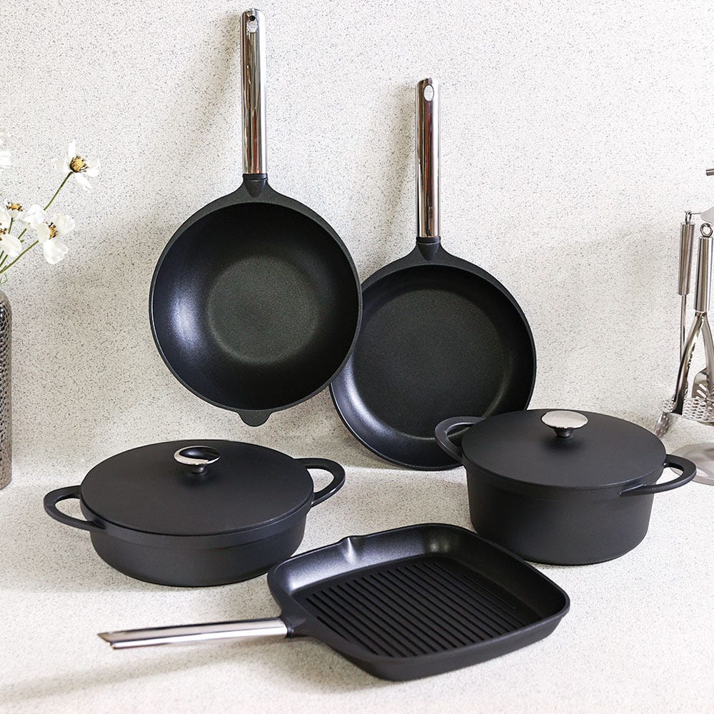 SS22 Professional 7 PC Cookware Set Black