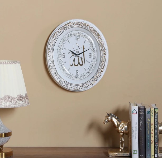 AW21  VERSE  OVAL  CLOCK